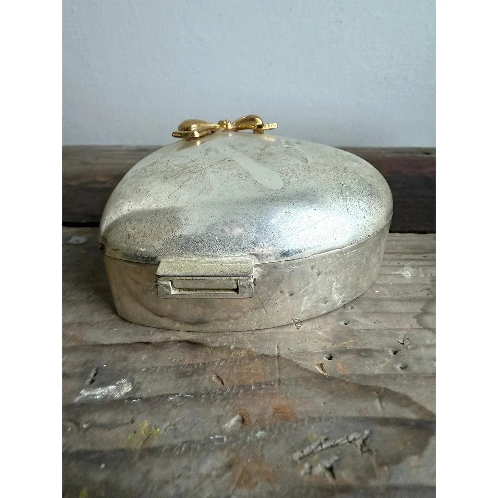 International Silver Co Heart Shaped Silverplate Trinket Box‎